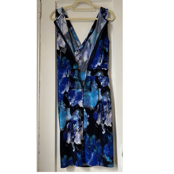 Tahari Dress Women's Size S/P/CH Ruffle blue white printed wrap Ruched sheath - Picture 6 of 12